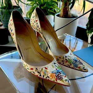 CHRISTIAN LOUBOUTIN  Vintage linen floral pumps Size 40